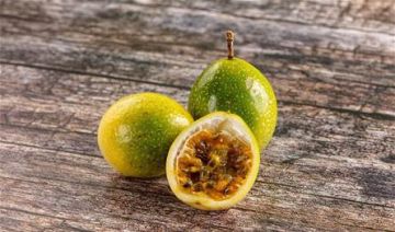 فاكهة استوائية تساعد على إبطاء ألزهايمر.. ما هي؟