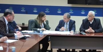 الصدي بحث مع يزبك ووفد مرافق بملفات الصرف الصحي والمياه والكهرباء في قضاء البترون الصدي بحث مع يزبك ووفد مرافق بملفات الصرف الصحي والمياه والكهرباء في قضاء البترون