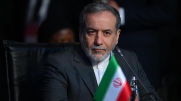 الخارجية الإيرانية: عراقجي بحث هاتفيا مع نظيره الفرنسي في التداعيات الأمنية والاقتصادية للعدوان الأميركي الاسرائيلي الخارجية الإيرانية: عراقجي بحث هاتفيا مع نظيره الفرنسي في التداعيات الأمنية والاقتصادية للعدوان الأميركي الاسرائيلي