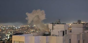 غارة إسرائيلية عنيفة استهدفت حارة حريك في الضاحية الجنوبية لبيروت في هذه الأثناء