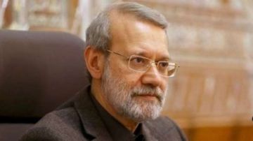 لاريجاني: القصة لم تنته بعد وإن استشهاد الإمام خامنئي سيكون له عليكم ثمن باهظ لاريجاني: القصة لم تنته بعد وإن استشهاد الإمام خامنئي سيكون له عليكم ثمن باهظ