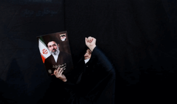 أول اعتراف إيراني بإصابة مجتبى خامنئي