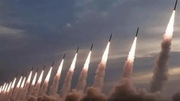 إيران تهدد: قد نطلق صاروخا من تحت الماء قريبا