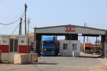 الجمارك السورية تنفي دخول عائلات مقاتلي حزب الله وتوضح ملابسات الاعتداء على الحافلات