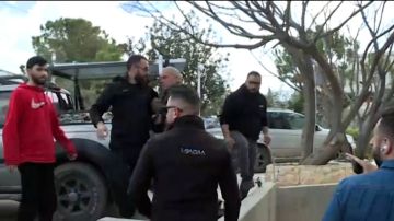 بالفيديو: اعتداء على مراسل ومصور mtv