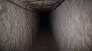 سوريا تغلق نفقي تهريب على الحدود مع لبنان