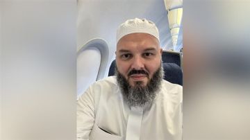 بعد منعه من الخطابة لاثارته الفتنة بين المسلمين، وصمته عن الكلام لثلاثة ايام، حسن مرعب يغرد بمناسبة العيد بعد منعه من الخطابة لاثارته الفتنة بين المسلمين، وصمته عن الكلام لثلاثة ايام، حسن مرعب يغرد بمناسبة العيد