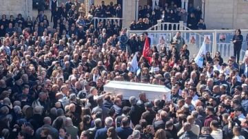 القليعة شيعت كاهنها بمأتم رسمي وشعبي