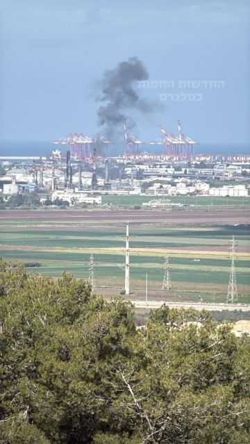 رشقات صاروخية من إيران ولبنان تستهدف شمال إسرائيل وحيفا (فيديو صور) رشقات صاروخية من إيران ولبنان تستهدف شمال إسرائيل وحيفا (فيديو صور)