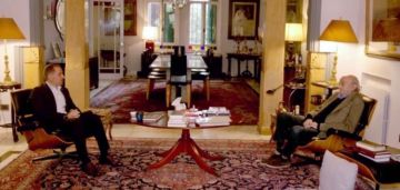 لقاء بين جنبلاط والجميل أكد أهمية دعم مبادرة رئيس الجمهورية وقرارات الحكومة