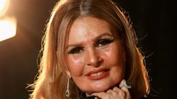 يسرا توجه رسالة دعم لشعوب الوطن العربي بعد تصاعد التوتر في الخليج يسرا توجه رسالة دعم لشعوب الوطن العربي بعد تصاعد التوتر في الخليج