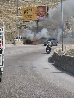 استهداف فان على طريق ضهر البيدر والسائق من الجنسية السورية وقد نجا بأعجوبة ولا اصابات استهداف فان على طريق ضهر البيدر والسائق من الجنسية السورية وقد نجا بأعجوبة ولا اصابات