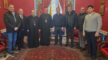 المطران ابراهيم عرض مع رئيس بلدية زحلة الأوضاع في المدينة المطران ابراهيم عرض مع رئيس بلدية زحلة الأوضاع في المدينة