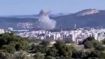 بالفيديو: لحظة سقوط وانفجار صاروخ في مستوطنة بيت شيمش