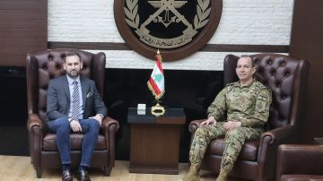 تيمور جنبلاط يزور قائد الجيش