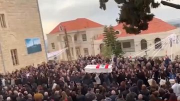 قداس على راحة أنفس أبناء عين إبل... ونداء: تعبنا من حروب الآخرين قداس على راحة أنفس أبناء عين إبل... ونداء: تعبنا من حروب الآخرين