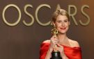 أول إيرلندية تفوز بالأوسكار