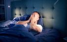 ليست مجرد تفكير .. عادات يومية بسيطة تسرق منك النوم الهادئ