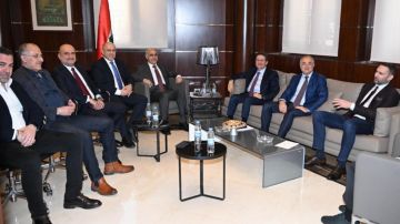 اللقاء الديمقراطي واللقاء النيابي المستقل: نصر على تطبيق قرارات الحكومة