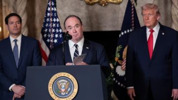 البنتاغون: وزير البحرية سيغادر منصبه بمفعول فوري