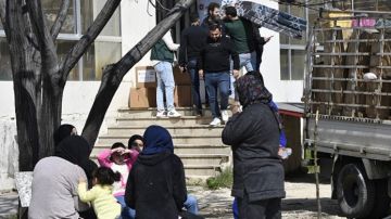 استادات ومنشآت رياضية لإيواء النازحين؟!