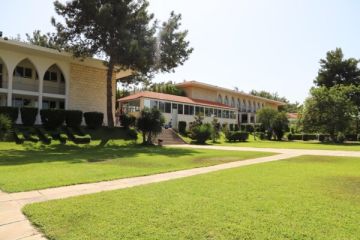 جامعة رفيق الحريري أعادت فتح أبوابها أمام طلابها: استئناف الدراسة يشكل رسالة إصرار على متابعة المسيرة التعليمية