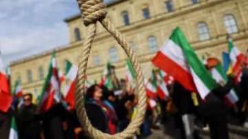 إيران تعدم جاسوسا إيران تعدم جاسوسا