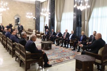 اجتماع امني ولقاءات سياسية ووزارية في قصر بعبدا الرئيس عون: للتشدد في تطبيق تدابير مجلس الوزراء في بيروت والتنسيق بين الأجهزة الأمنية وعدم التساهل في منع المظاهر المسلحة