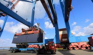  بلوم إنفست : انكماش الاقتصاد 1.3 مليار دولار شهريا