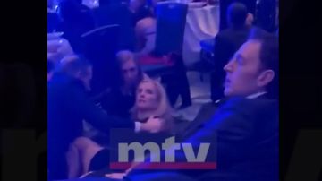 مشاهد حصرية لـmtv من داخل القاعة: هلع.. والمراسلون على الأرض!