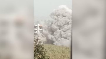 بالفيديو: لحظة الغارة على المبنى في العباسية بالفيديو: لحظة الغارة على المبنى في العباسية