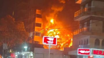 الدفاع المدني أخمد حريقا داخل بؤرة لتجميع المواد البلاستيكية في خلدة