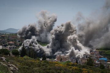 الجيش الإسرائيلي يعلن استهداف مباني عسكرية لحزب الله في جنوب لبنان