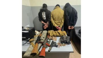 بعد مسيرة درب الصليب... العثور على أسلحة ومخدرات داخل سيارة!