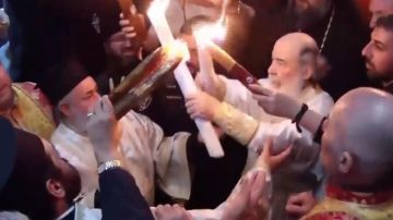 بالفيديو: لحظة فيض النور المقدس بالفيديو: لحظة فيض النور المقدس
