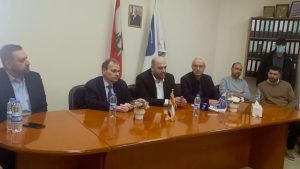 ناصر الدين: نحن مع النازحين بمستشفياتنا ومراكزنا للرعاية الأولية