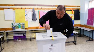 لأول مرة منذ بدء العدوان....الفلسطينيون يدلون باصواتهم في الانتخابات البلدية