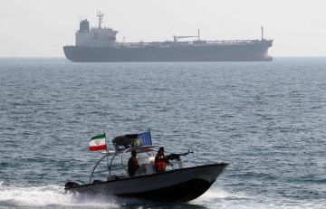 حرس الثورة يعلن احتجاز سفينتين واقتيادهما للسواحل الإيرانية