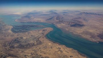 ترامب يأمر باستهداف الزوارق الإيرانية