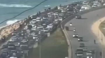 بالفيديو: نزوح وزحمة بالفيديو: نزوح وزحمة