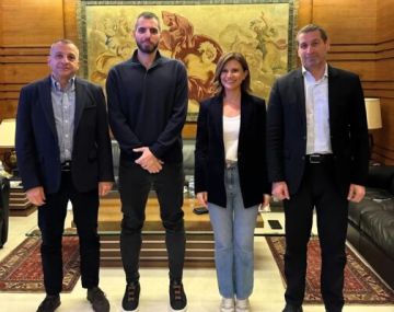 وفد من التيار سلم النائب المر مقترح حماية لبنان وتأكيد أهمية تعزيز الحوار والتنسيق