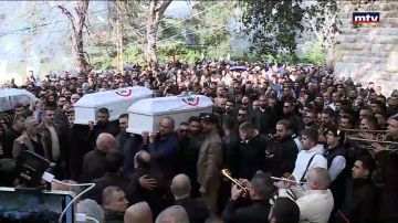 يحشوش تبكي بيار وفلافيا