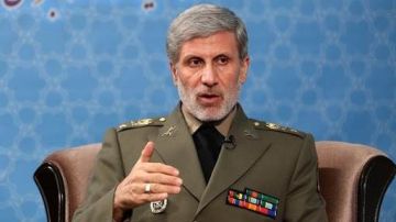 حاتمي بذكرى تأسيس حرس الثورة: الجيش سيقاتل إلى جانب الحرس لحماية إيران في حال أي عدوان