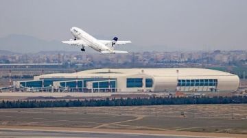 طهران: استئناف الرحلات الجوية تدريجيا في مطار الإمام الخميني (قده) الدولي بعد أسابيع من الإغلاق