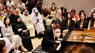 الموسيقى كجسر للتواصل: عمر حرفوش في دبي في وقت حساس