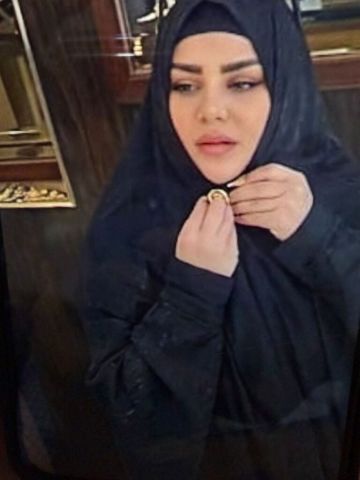 تعميم صورة مشتبه فيها بتنفيذ عمليات احتيالية من خلال بيع أونصات ذهبية مغشوشة في طرابلس هل تعرفون أي معلومات عنها أو عن مكانها؟