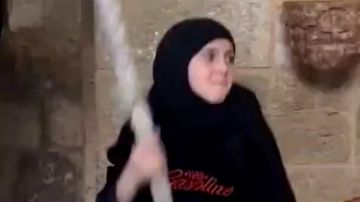 بالفيديو: فتاة مسلمة تقرع جرس الكنيسة بالفيديو: فتاة مسلمة تقرع جرس الكنيسة