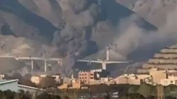 بالفيديو: تدمير أكبر جسر إيراني بالفيديو: تدمير أكبر جسر إيراني