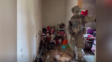 الجيش الإسرائيلي بالفيديو: أسلحة لـالحزب داخل غرفة للأطفال!