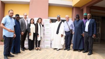 سفيرة لبنان تقود وفدا من الجالية اللبنانية في كوت ديفوار لتقديم 500 حصة غذائية إلى مجلس الأئمة (COSIM) في لفتة إنسانية سفيرة لبنان تقود وفدا من الجالية اللبنانية في كوت ديفوار لتقديم 500 حصة غذائية إلى مجلس الأئمة (COSIM) في لفتة إنسانية